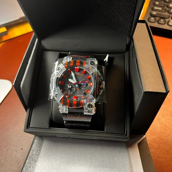 G-Shock | Accessories | Casio Frog Man Poisonous Dart Frog Limited 